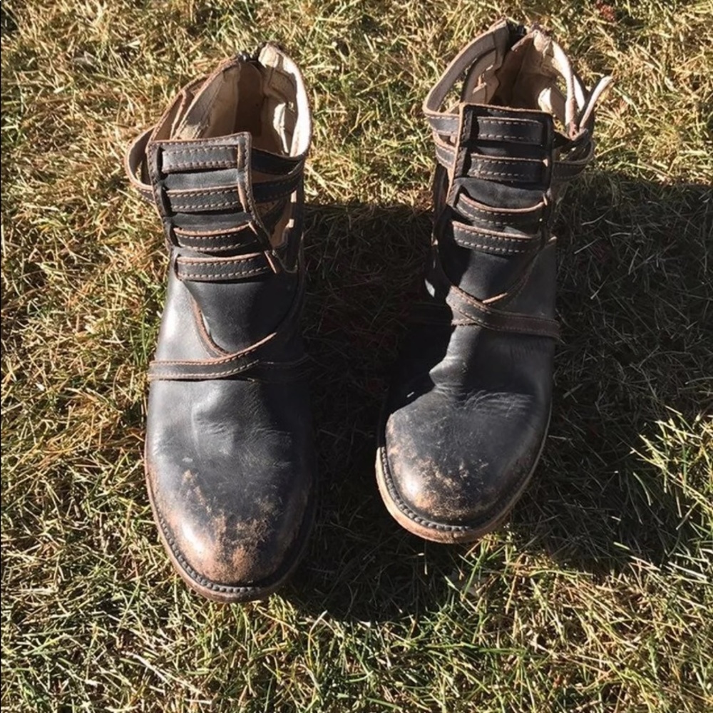 Super cute Freebird ankle boots in good condition size 9